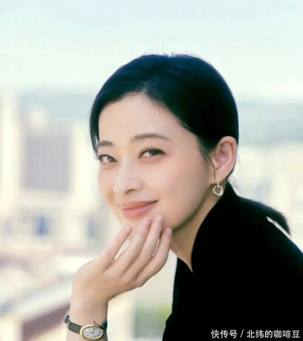 祥乾资产 梅婷一家四口罕见曝光，女儿颜值高长相和妈妈一样，儿子则像父亲